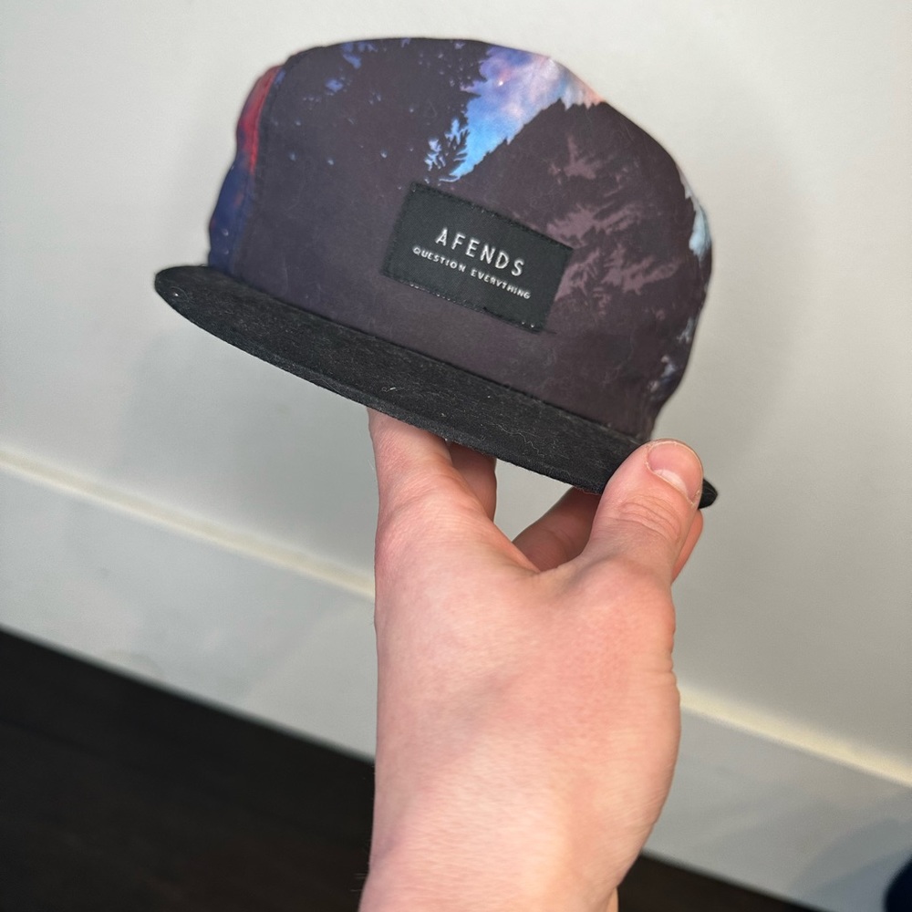 Afends hat